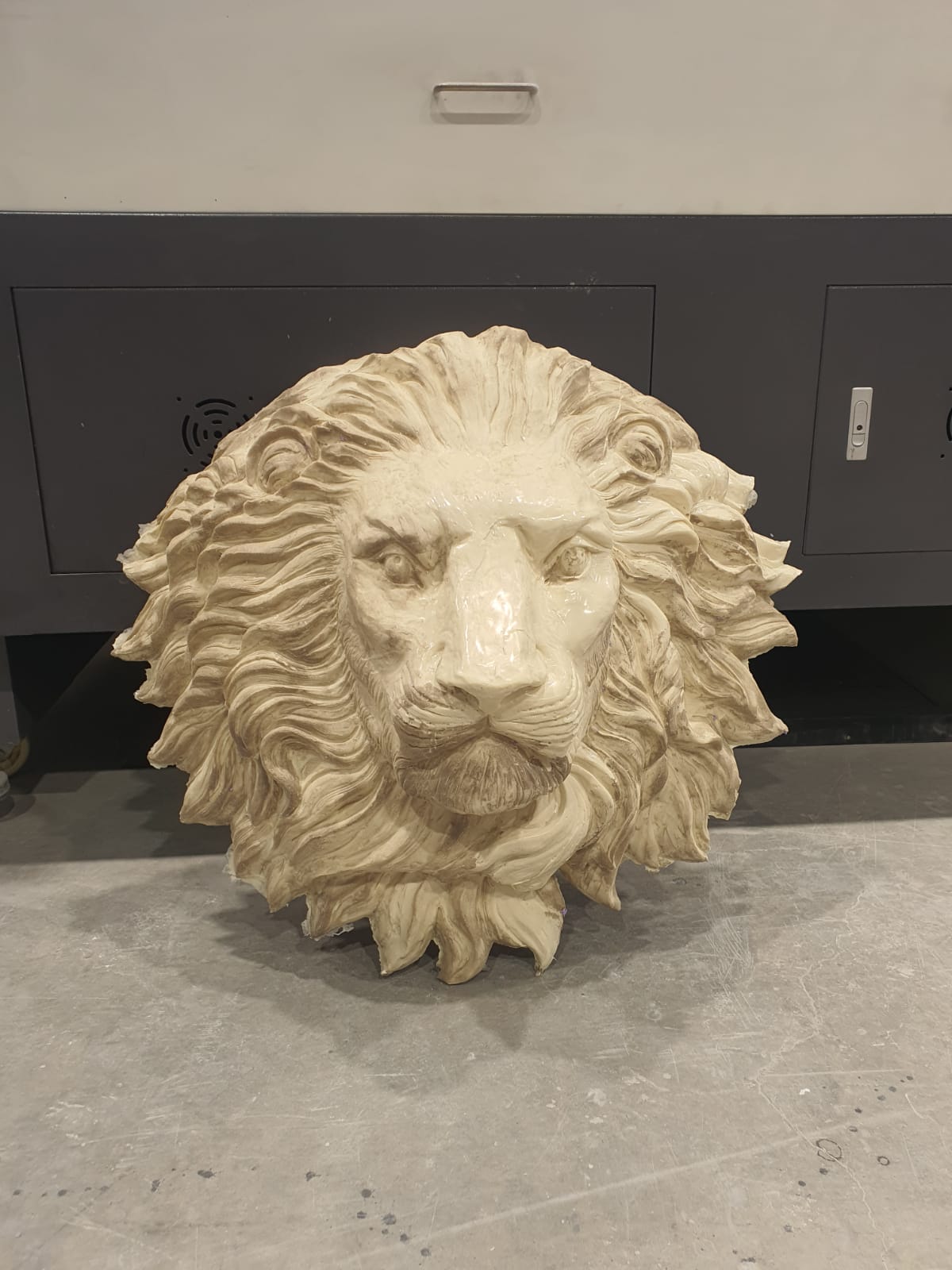 Large sculptural lion head detail