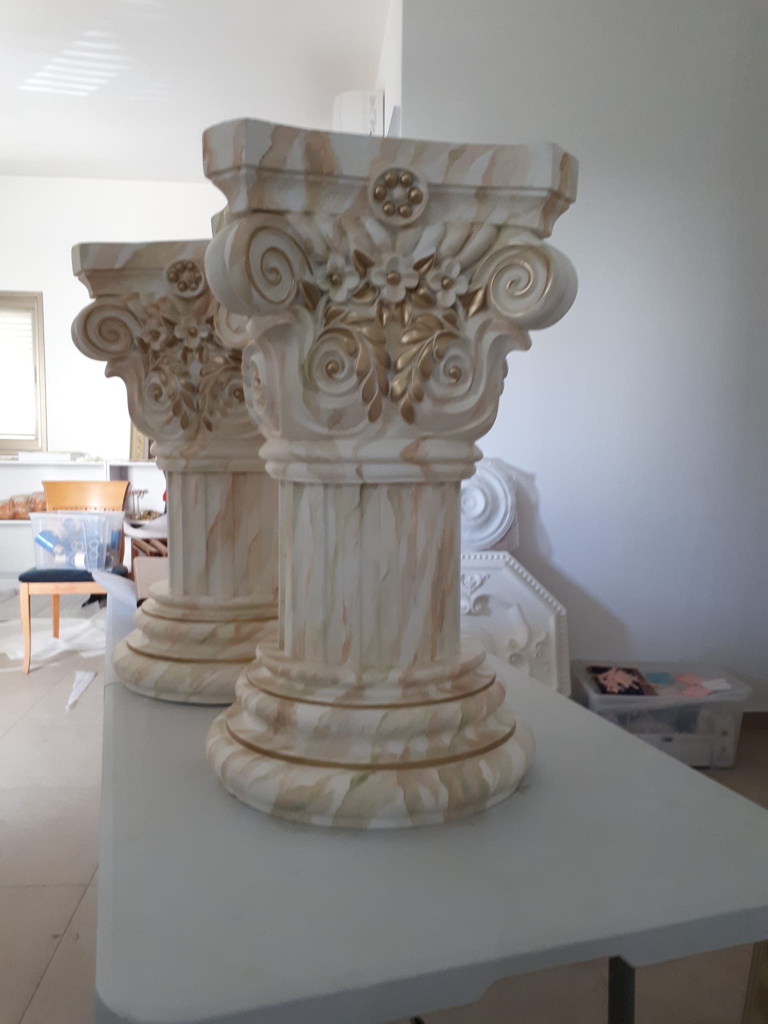 Corinthian-style gypsum column capital